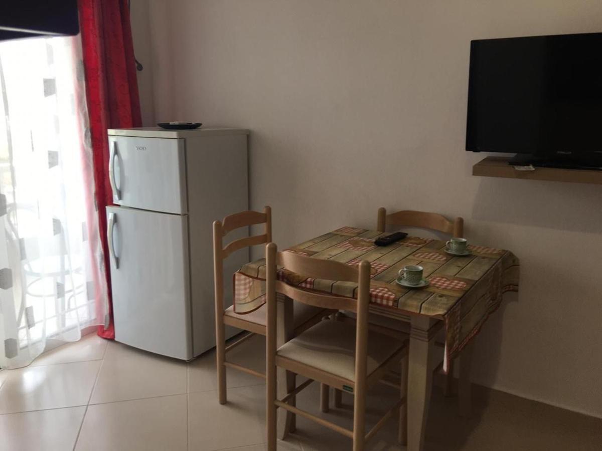 Vila Mario Aparthotel Ksamil Exteriör bild