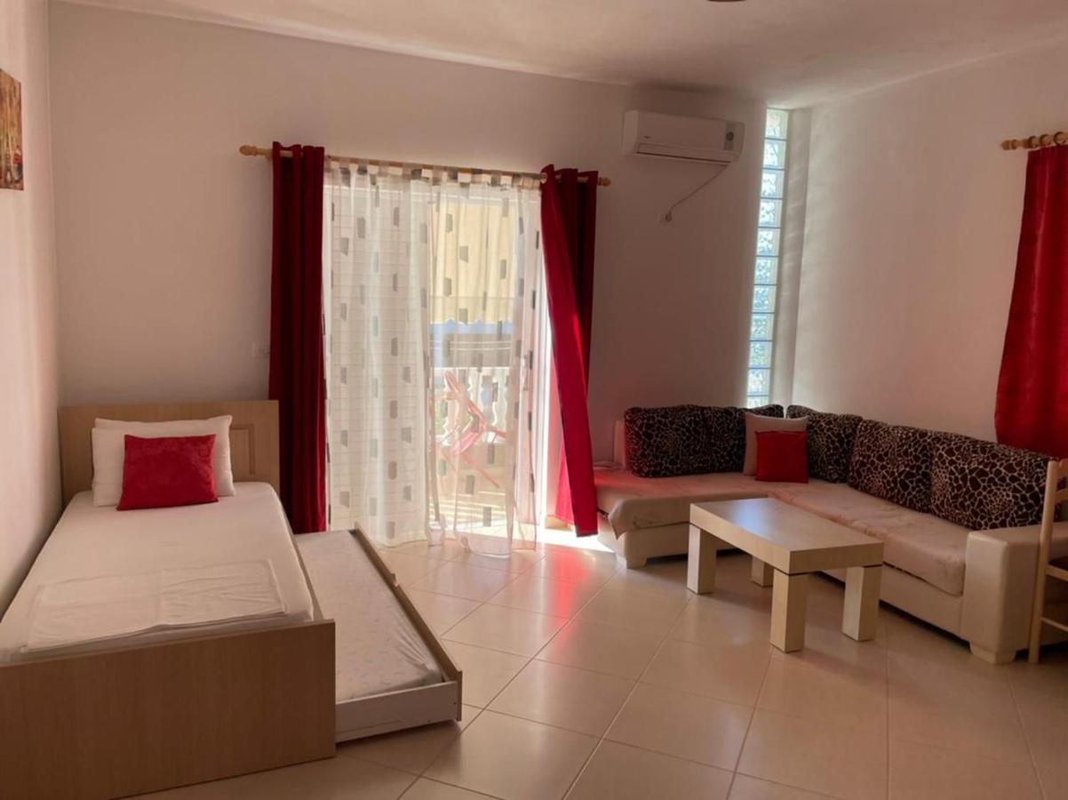Vila Mario Aparthotel Ksamil Exteriör bild