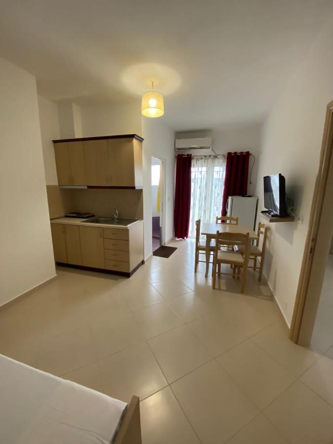 Vila Mario Aparthotel Ksamil Exteriör bild