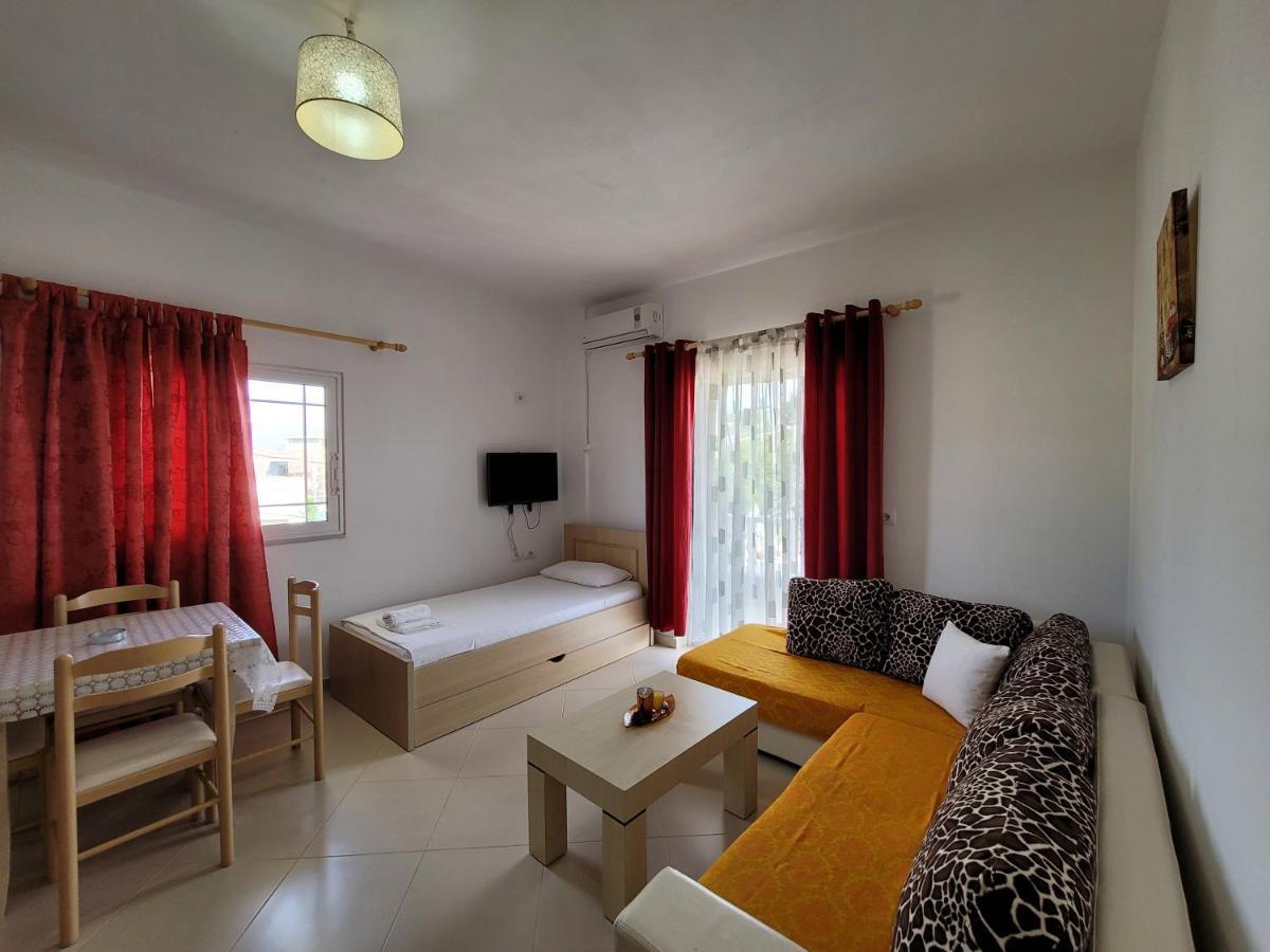 Vila Mario Aparthotel Ksamil Exteriör bild