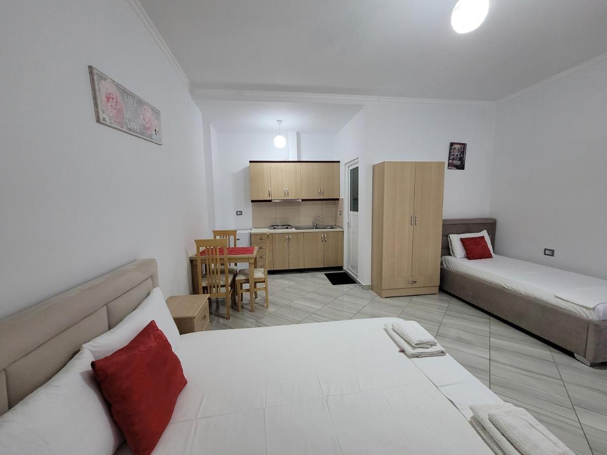 Vila Mario Aparthotel Ksamil Exteriör bild