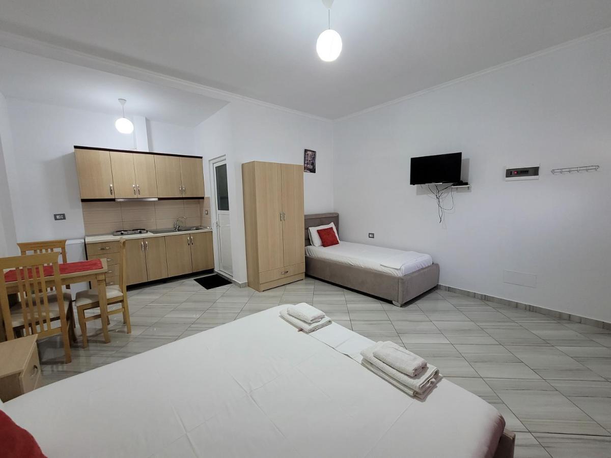 Vila Mario Aparthotel Ksamil Exteriör bild