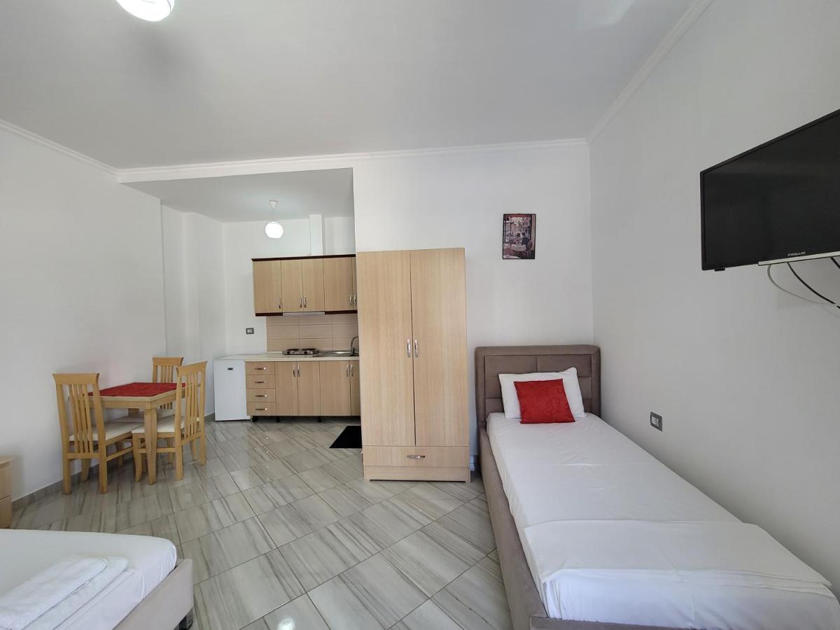 Vila Mario Aparthotel Ksamil Exteriör bild