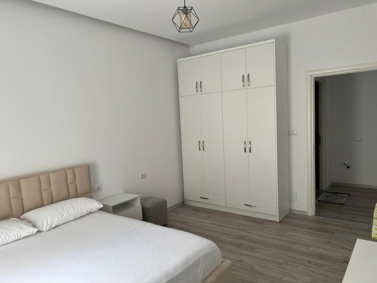 Vila Mario Aparthotel Ksamil Exteriör bild