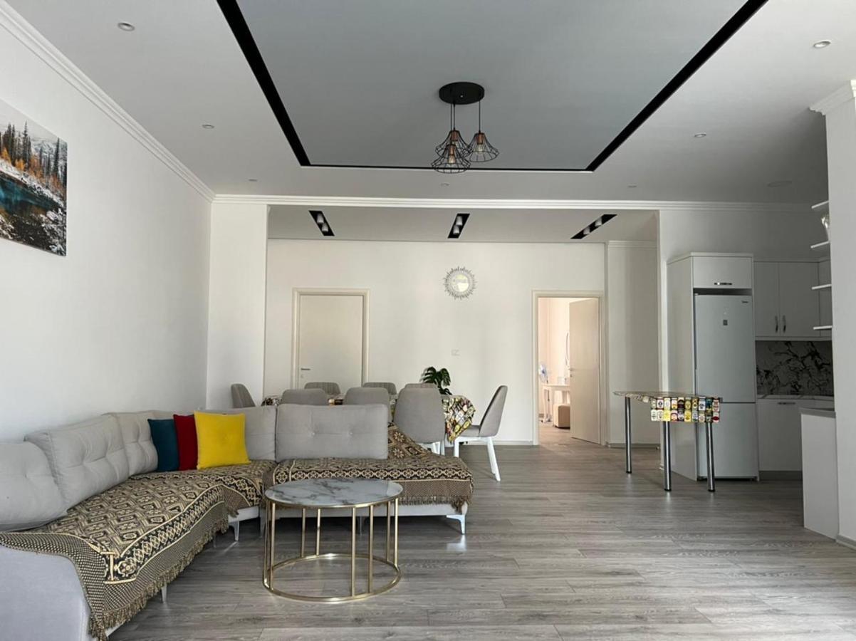 Vila Mario Aparthotel Ksamil Exteriör bild