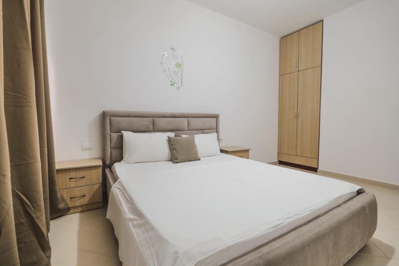 Vila Mario Aparthotel Ksamil Exteriör bild